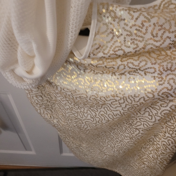Thalia L 2pc Long sleeved sweater w/ sequined tank Ivory color - Picture 8 of 12
